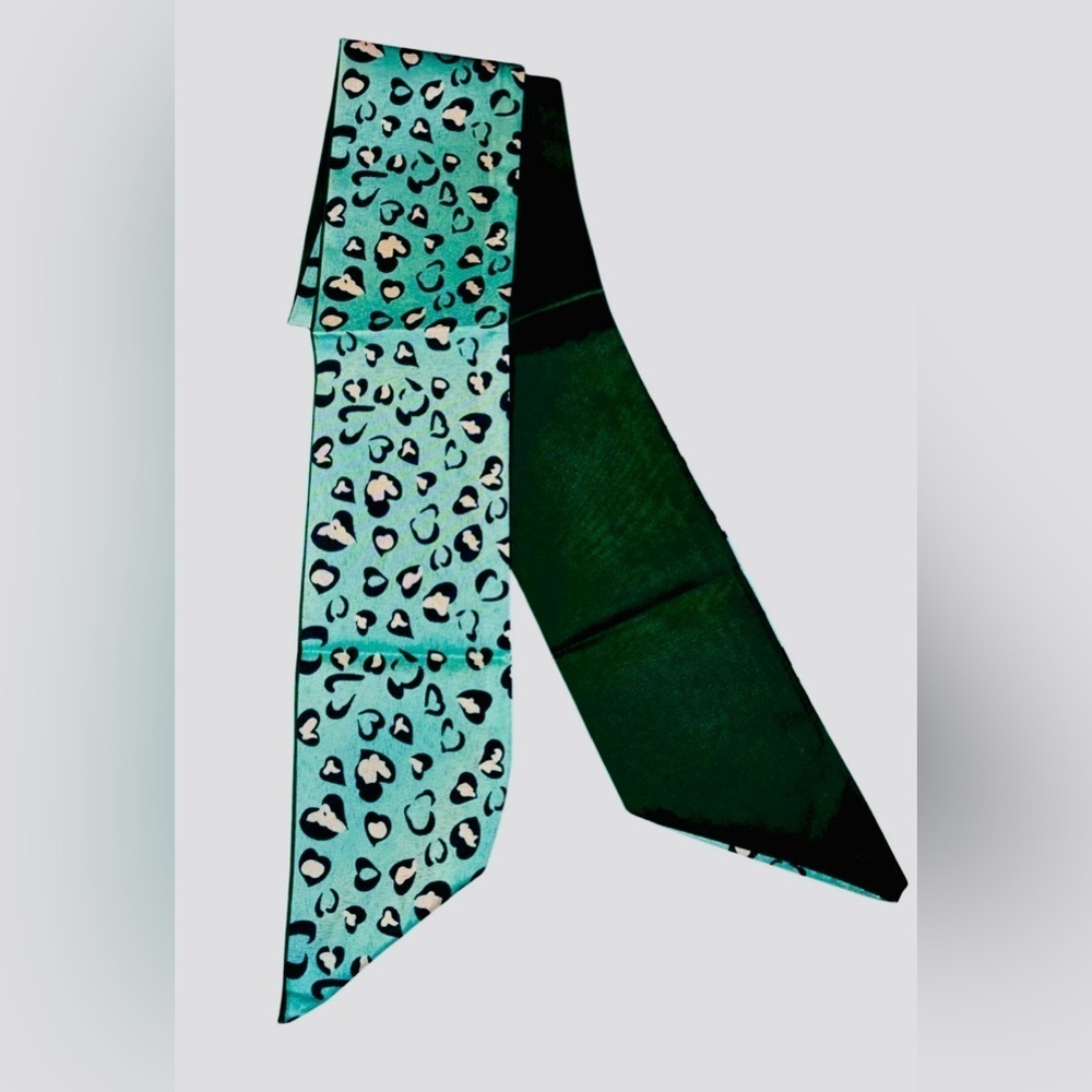 Stylish Green Leopard Print Dog Scarf - Picture 3 of 3